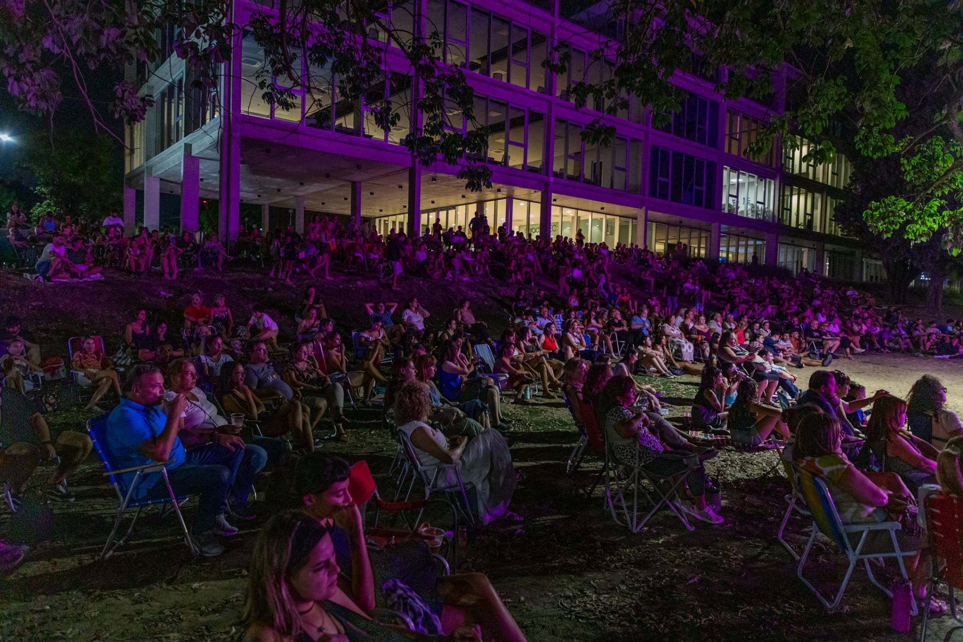 El público disfrutó la primera noche de CUAC! con Lalo Mir y artistas locales : Paraná hacia el Mundo