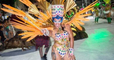 La tercera noche de los Carnavales paranaenses fue reprogramada por cuestiones climáticas