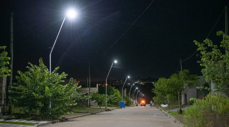 Paraná 100% LED: ya se instalaron 15.000 nuevas luminarias y el plan alcanza el 80% de avance