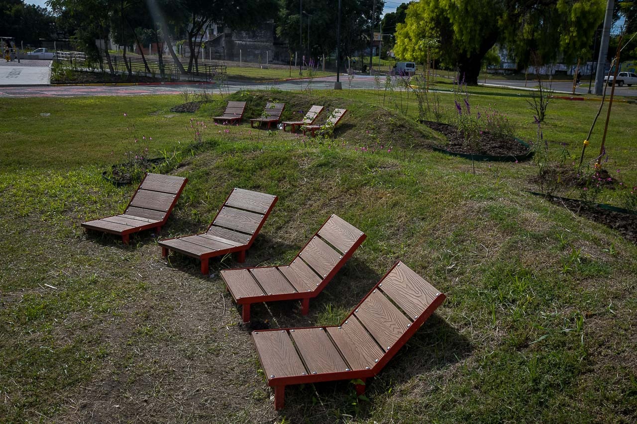 A partir de este lunes, la nueva Plaza Borges cuenta con presencia municipal para su resguardo : Paraná hacia el Mundo