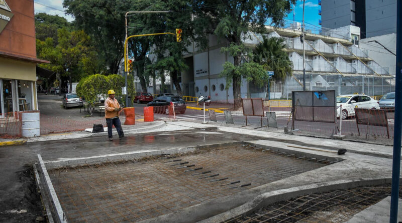La Municipalidad avanza con los trabajos de recuperación de la trama vial en calle Urquiza