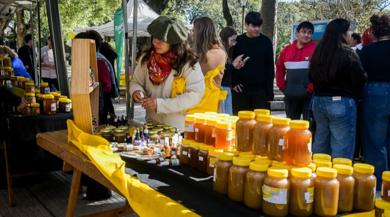 Semana de la Miel con ferias de producciones locales