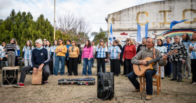 El Coro de la Ciudad llevó su espectáculo musical al CIC II Este