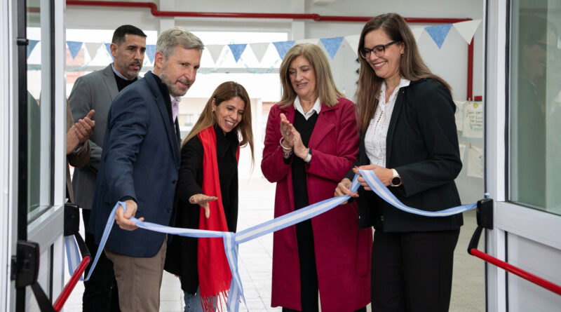 Rosario Romero y Rogelio Frigerio inauguraron la escuela “Del Bicentenario”
