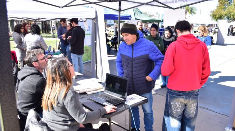 Entre Ríos con Vos llega al parque Gazzano con trámites y servicios