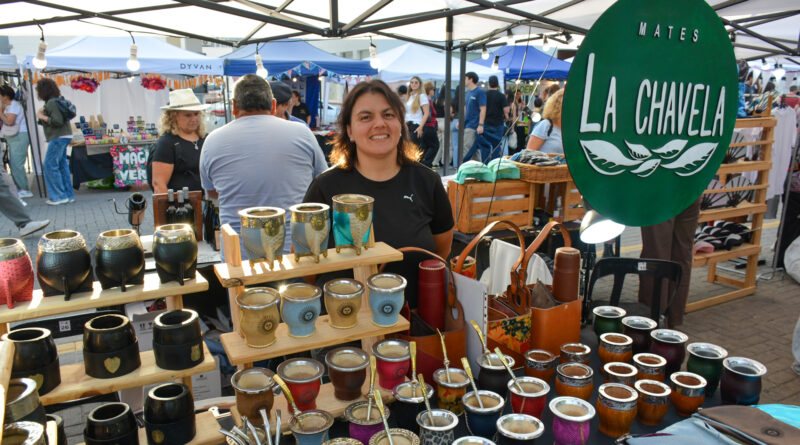 Manos Entrerrianas invita a elegir regalos para el Día de la Madre en Plaza Mansilla