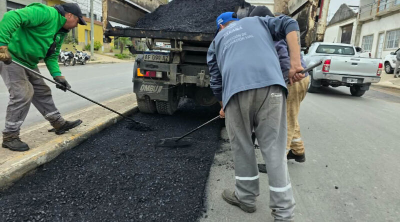 Plan Calle a Calle: la Municipalidad continúa con el bacheo en Paraná