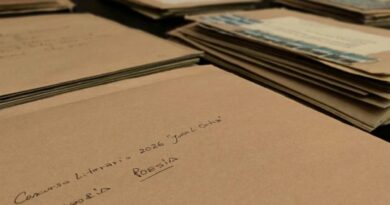 Dieron a conocer los ganadores y menciones del Premio Literario Juan L. Ortiz 2026
